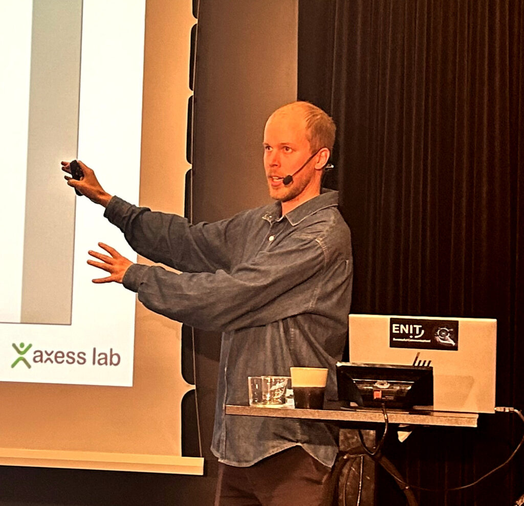 Hampus Sethfors from Axess Labs presenting