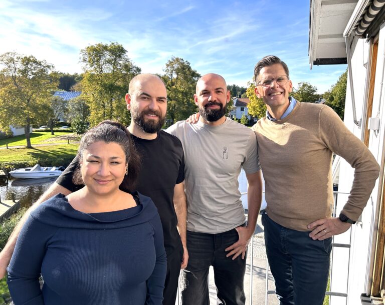Anders welcomes Nazeli, Belal and Khaled on ENIT Kungsbacka's balcony